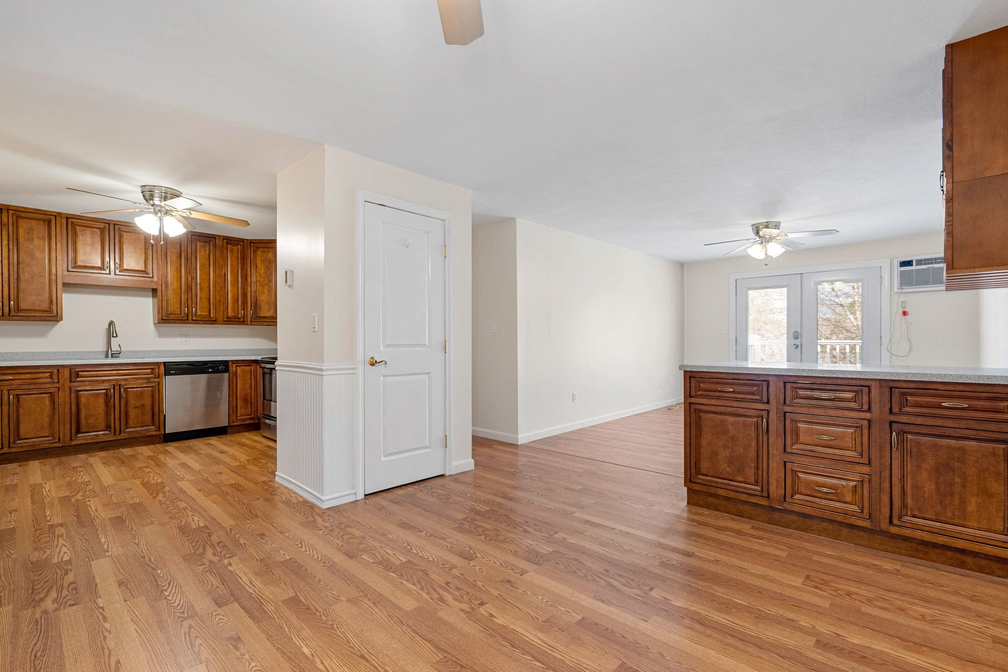 Photos and Video of Windjammer Apartments in Seabrook, NH